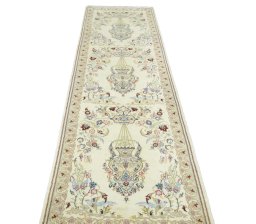 Surface texture of New Ghom rug with natural Cork and intricate pattern