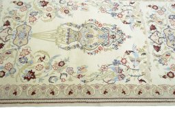 Close-up detail of New Ghom rug from Iran / Persia showing Cork weave
