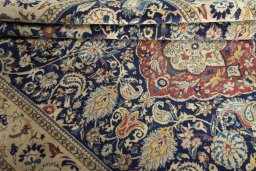 Close-up detail of New Ghom rug from Iran / Persia showing Cork weave