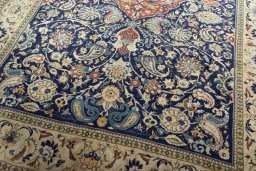 Close-up detail of New Ghom rug from Iran / Persia showing Cork weave