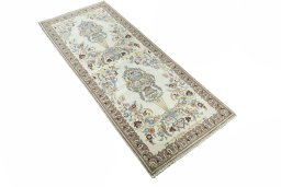 Close-up detail of New Ghom rug from Iran / Persia showing Cork weave