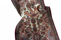 Close-up detail of New Ghom rug from Iran / Persia showing Cork weave