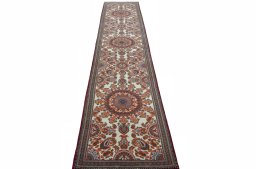 Surface texture of New Ghom rug with natural Cork and intricate pattern