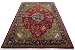 Surface texture of New Ghom rug with natural Cork and intricate pattern
