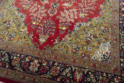 Close-up detail of New Ghom rug from Iran / Persia showing Cork weave