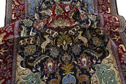 Surface texture of New Ghom rug with natural Cork and intricate pattern