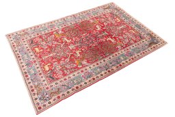 Corner detail of 1988s Ghom rug showing border pattern and Wool pile