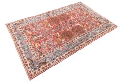 Close-up detail of 1975s Ghom rug from Iran / Persia showing Wool weave