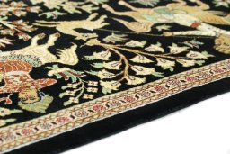 Central medallion detail of New Ghom rug from Iran / Persia