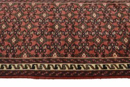 Close-up detail of 2000s Hoseinabad rug from Iran / Persia showing Wool weave