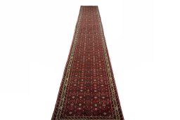Surface texture of New Hoseinabad rug with natural Wool and intricate pattern