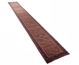 Close-up detail of New Hoseinabad rug from Iran / Persia showing Wool weave
