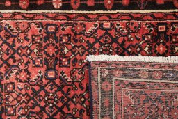 Central medallion detail of 1990s Hoseinabad rug from Iran / Persia