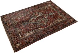 Corner detail of 1900s Isfahan rug showing border pattern and Wool pile