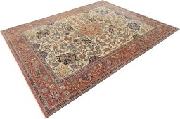 Corner detail of 1920s Isfahan rug showing border pattern and Wool pile