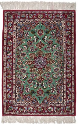 Full view of 1990s Isfahan rug from Iran / Persia, 106 × 69 cm in Green tones
