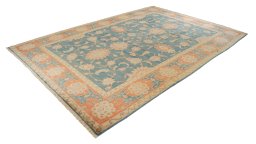 Close-up detail of New Isfahan rug from Iran / Persia showing Wool weave