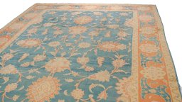 Surface texture of New Isfahan rug with natural Wool and intricate pattern