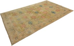 Corner detail of New Isfahan rug showing border pattern and Wool pile