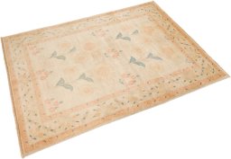 Corner detail of New Isfahan rug showing border pattern and Wool pile