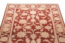 Surface texture of New Isfahan rug with natural Wool and intricate pattern