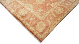 Surface texture of New Isfahan rug with natural Wool and intricate pattern