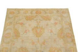 Surface texture of New Isfahan rug with natural Wool and intricate pattern