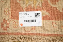 Corner detail of New Isfahan rug showing border pattern and Wool pile