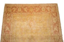 Surface texture of New Isfahan rug with natural Wool and intricate pattern
