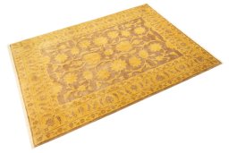 Corner detail of New Isfahan rug showing border pattern and Wool pile