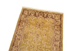 Surface texture of New Isfahan rug with natural Wool and intricate pattern
