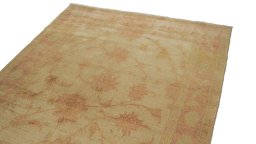 Surface texture of New Isfahan rug with natural Wool and intricate pattern