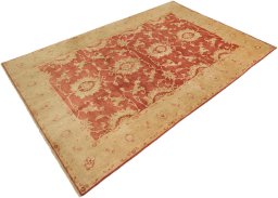 Corner detail of New Isfahan rug showing border pattern and Wool pile