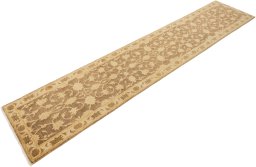 Close-up detail of New Isfahan rug from Iran / Persia showing Wool weave