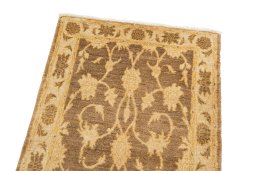 Surface texture of New Isfahan rug with natural Wool and intricate pattern
