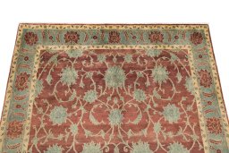 Surface texture of New Isfahan rug with natural Wool and intricate pattern