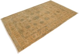 Corner detail of New Isfahan rug showing border pattern and Wool pile
