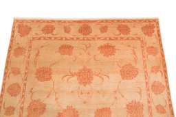 Surface texture of New Isfahan rug with natural Wool and intricate pattern
