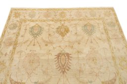 Surface texture of New Isfahan rug with natural Wool and intricate pattern