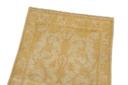 Surface texture of New Isfahan rug with natural Wool and intricate pattern