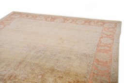 Surface texture of New Isfahan rug with natural Wool and intricate pattern