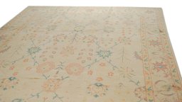 Surface texture of New Isfahan rug with natural Wool and intricate pattern