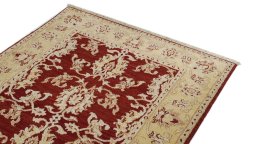 Surface texture of New Isfahan rug with natural Wool and intricate pattern
