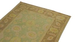 Surface texture of New Isfahan rug with natural Wool and intricate pattern