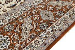 Full view of 1980s Isfahan rug from Iran / Persia, 426 × 306 cm in White tones