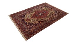 Corner detail of 1920s Isfahan rug showing border pattern and Wool pile