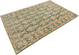 Corner detail of New Isfahan rug showing border pattern and Wool pile