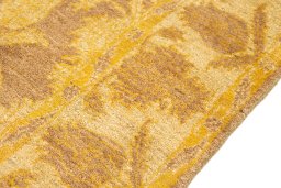 Close-up detail of New Isfahan rug from Iran / Persia showing Wool weave