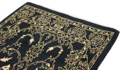 Surface texture of New Isfahan rug with natural Wool and intricate pattern