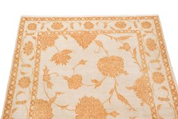 Surface texture of New Isfahan rug with natural Wool and intricate pattern